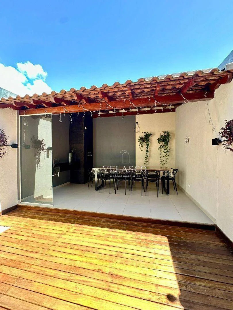 Sobrado com 3 dormitórios à venda, 140 m² por R$ 725.000,00 - Santa Cruz - Cascavel/PR