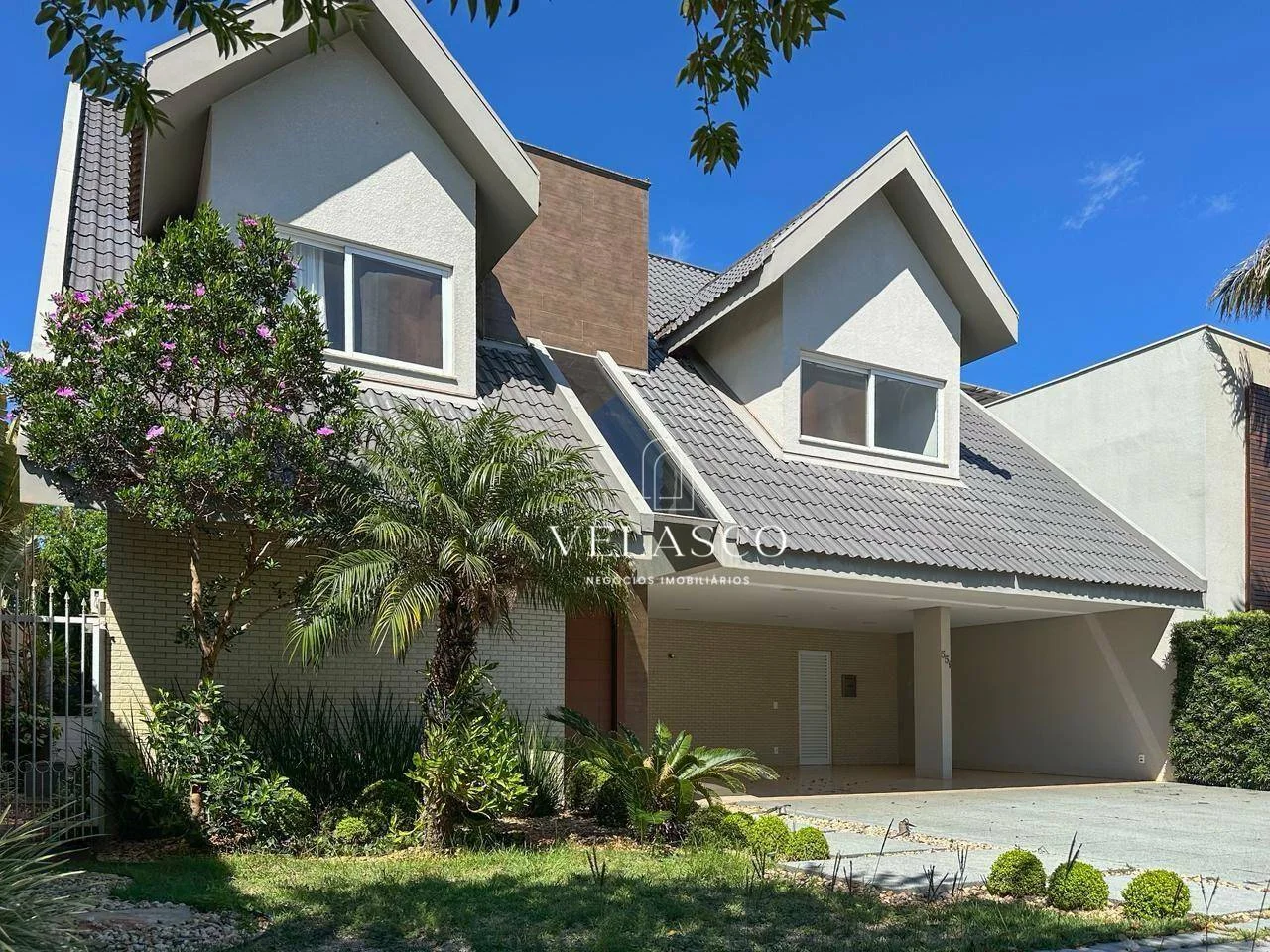 Sobrado com 3 dormitórios à venda, 499 m² por R$ 4.690.000 - Santa Cruz - Cascavel/PR