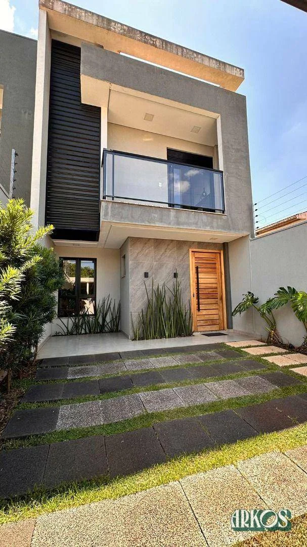 Sobrado com 3 dormitórios à venda, 134 m² por R$ 800.000,00 - Canadá - Cascavel/PR