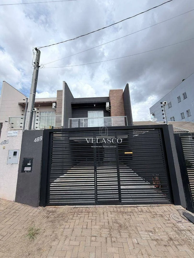 Sobrado com 3 dormitórios à venda, 167 m² por R$ 680.000 - Esmeralda - Cascavel/PR