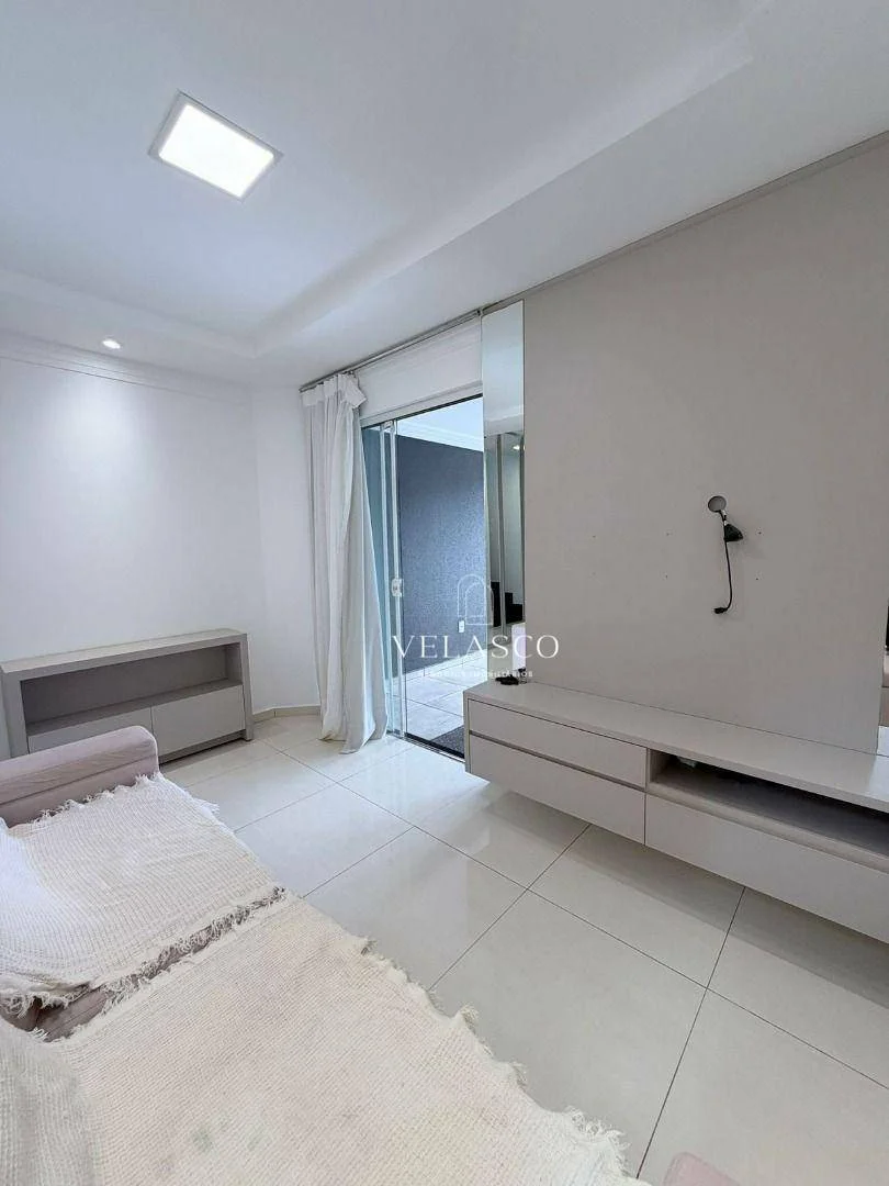 Sobrado com 3 dormitórios à venda, 167 m² por R$ 680.000 - Esmeralda - Cascavel/PR