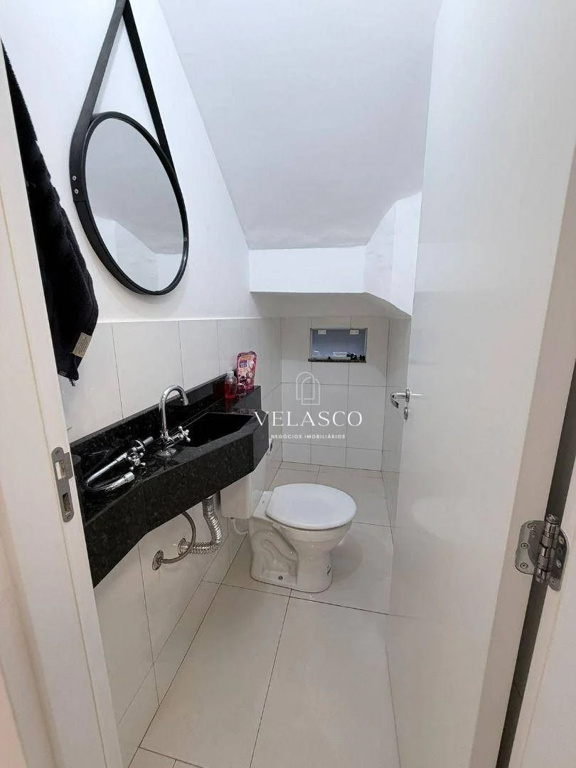 Sobrado com 3 dormitórios à venda, 167 m² por R$ 680.000 - Esmeralda - Cascavel/PR