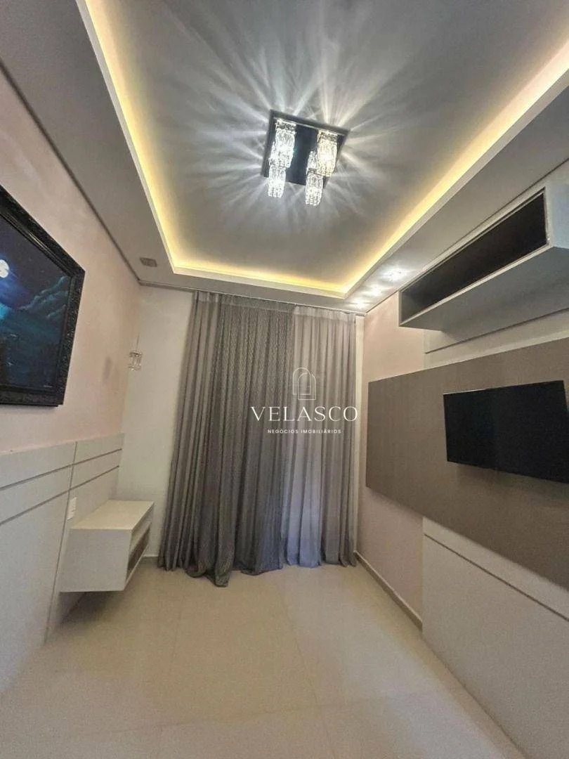 Triplex com suíte e 8 vagas no Alto Alegre semi mobiliado e aceita 100% em permuta!