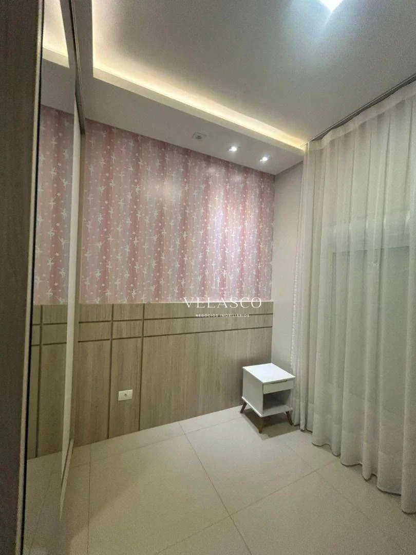 Triplex com suíte e 8 vagas no Alto Alegre semi mobiliado e aceita 100% em permuta!