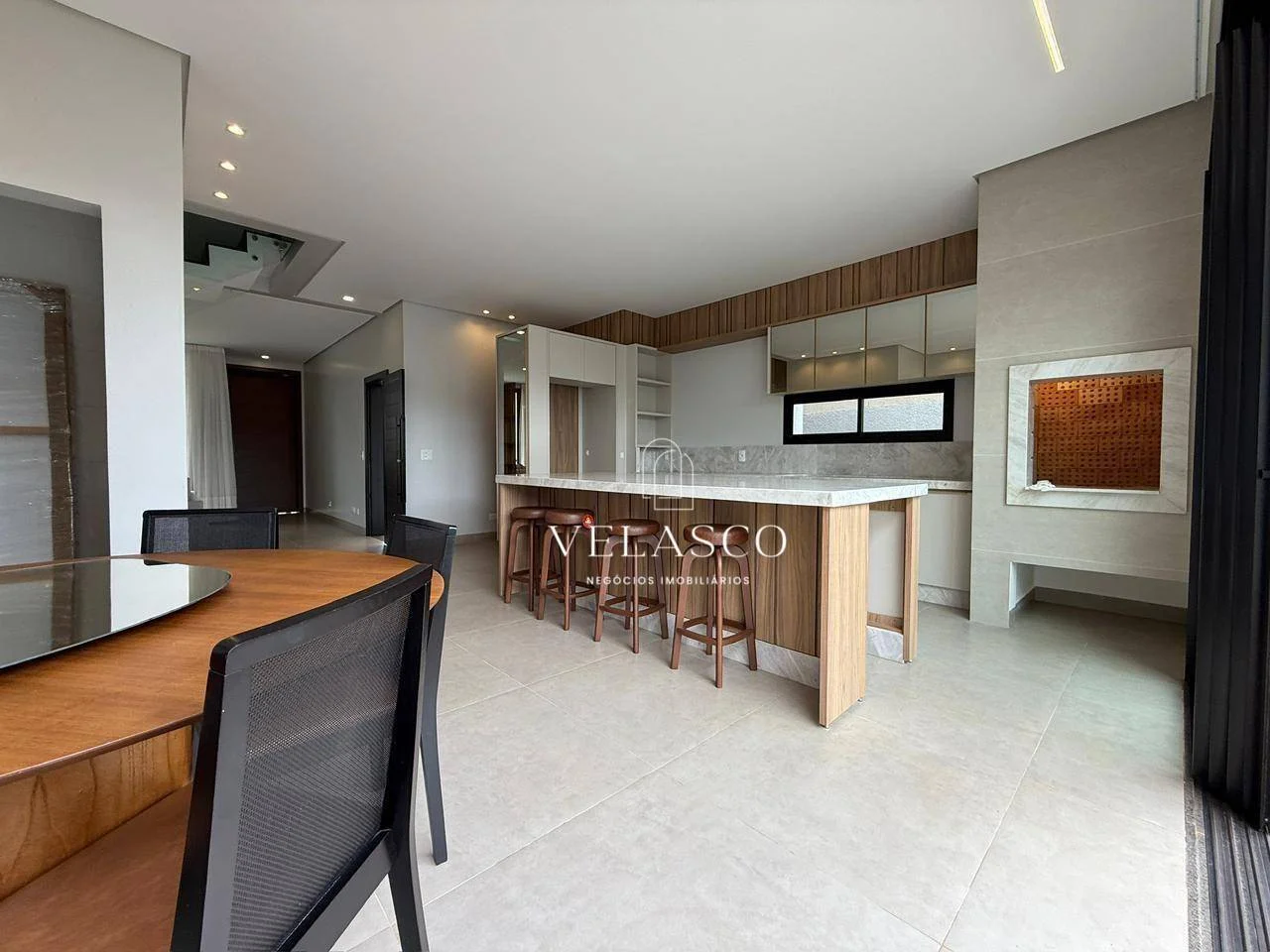 Sobrado com 3 dormitórios à venda, 184 m² por R$ 1.690.000 - Santo Inácio - Cascavel/PR
