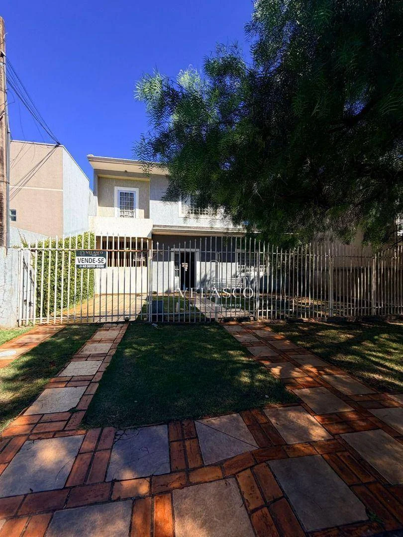 Sobrado com 3 dormitórios à venda, 240 m² por R$ 1.100.000 - Parque São Paulo - Cascavel/PR