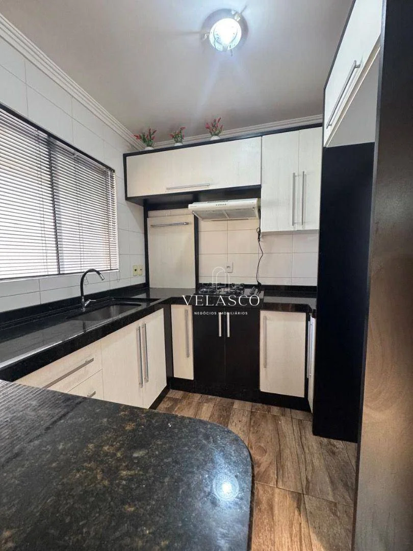 Sobrado com 3 dormitórios à venda, 82 m² por R$ 470.000 - Canadá - Cascavel/PR
