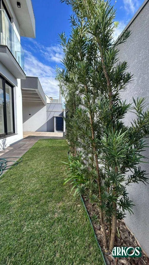 Sobrado com 3 dormitórios à venda, 180 m² por R$ 1.600.000,00 - Maria Luiza - Cascavel/PR