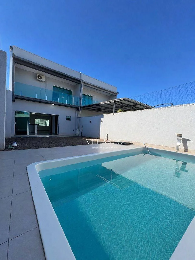 Sobrado com 3 dormitórios à venda, 170 m² por R$ 720.000 - Universitário - Cascavel/PR