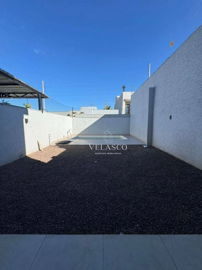 Sobrado com 3 dormitórios à venda, 170 m² por R$ 720.000 - Universitário - Cascavel/PR