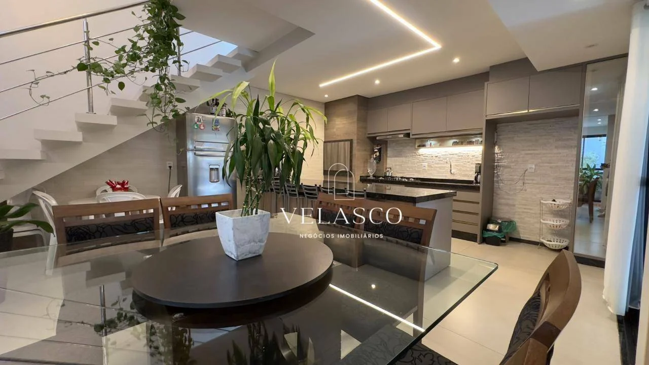 Sobrado com 4 dormitórios à venda, 180 m² por R$ 1.280.000 - Região do Lago 2 - Cascavel/PR