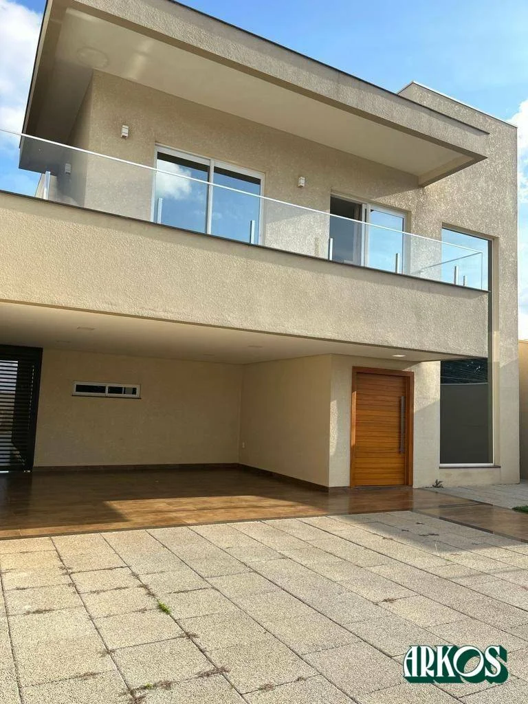 Sobrado com 3 dormitórios à venda, 270 m² por R$ 2.000.000,00 - Região do Lago 2 - Cascavel/PR
