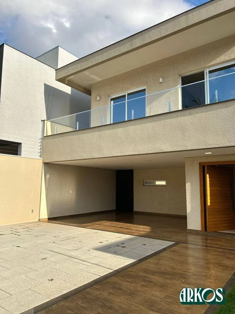 Sobrado com 3 dormitórios à venda, 270 m² por R$ 2.000.000,00 - Região do Lago 2 - Cascavel/PR