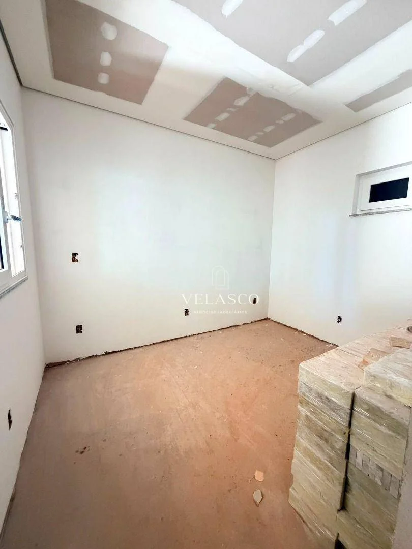 Sobrado com 3 dormitórios à venda, 195 m² por R$ 1.500.000 - Tropical - Cascavel/PR