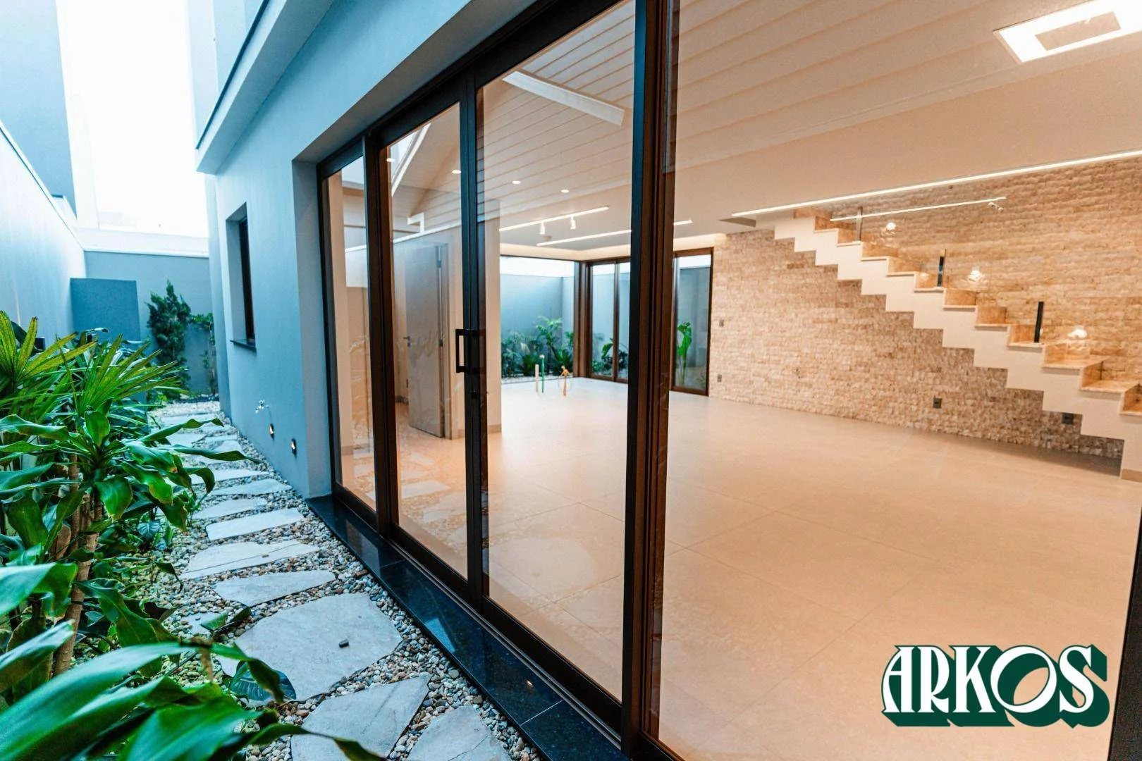 Sobrado à venda, 236 m² por R$ 1.735.000 - Bairro FAG - Cascavel/PR
