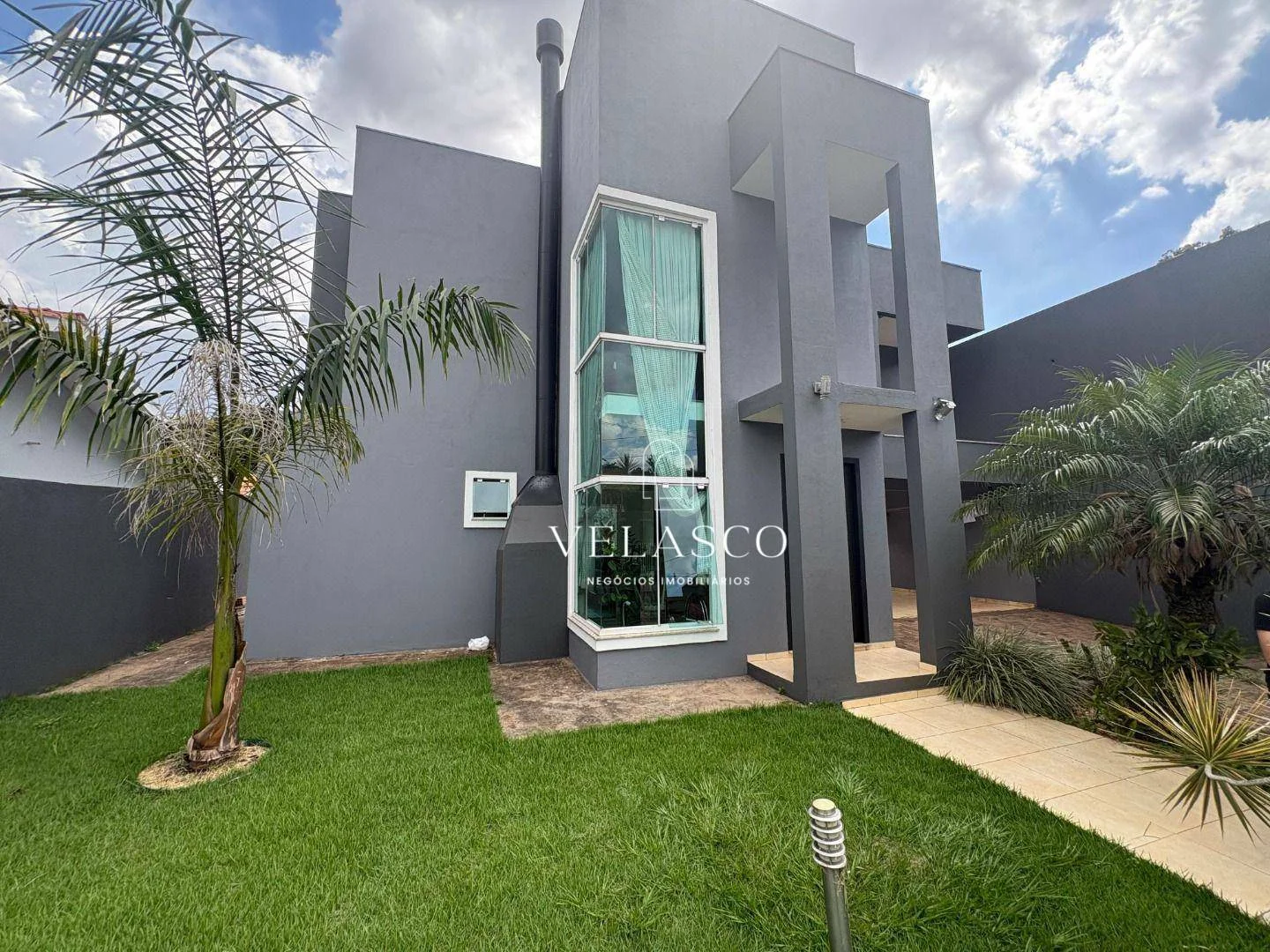 Sobrado com 4 quartos e 497 m² de terreno à venda, por R$ 1.200.000 - Maria Luiza - Cascavel/PR