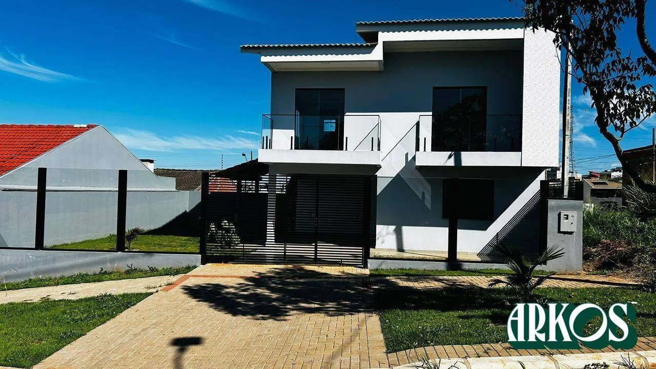 Sobrado com 3 dormitórios à venda, 166 m² por R$ 759.000,00 - Universitário - Cascavel/PR