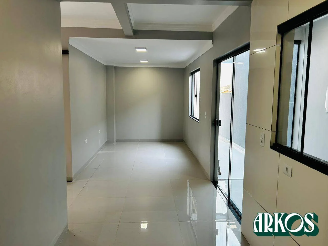 Sobrado com 3 dormitórios à venda, 166 m² por R$ 759.000,00 - Universitário - Cascavel/PR
