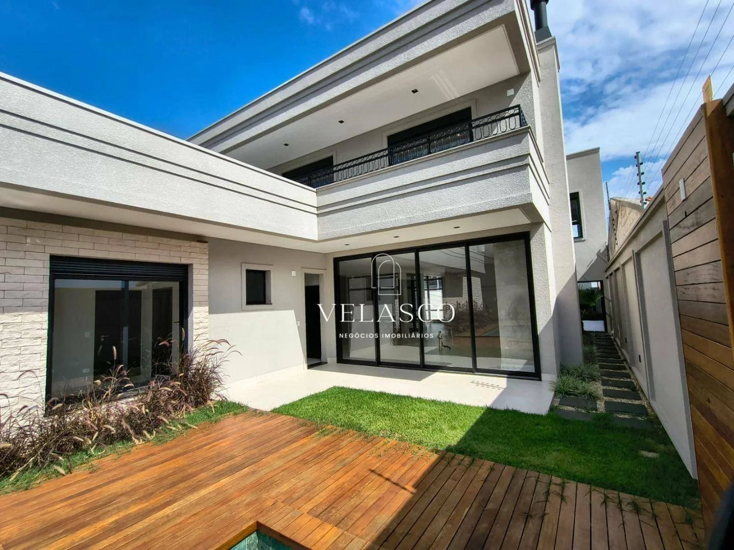 Sobrado com 4 dormitórios à venda, 403 m² por R$ 3.100.000 - Região do Lago 2 - Cascavel/PR