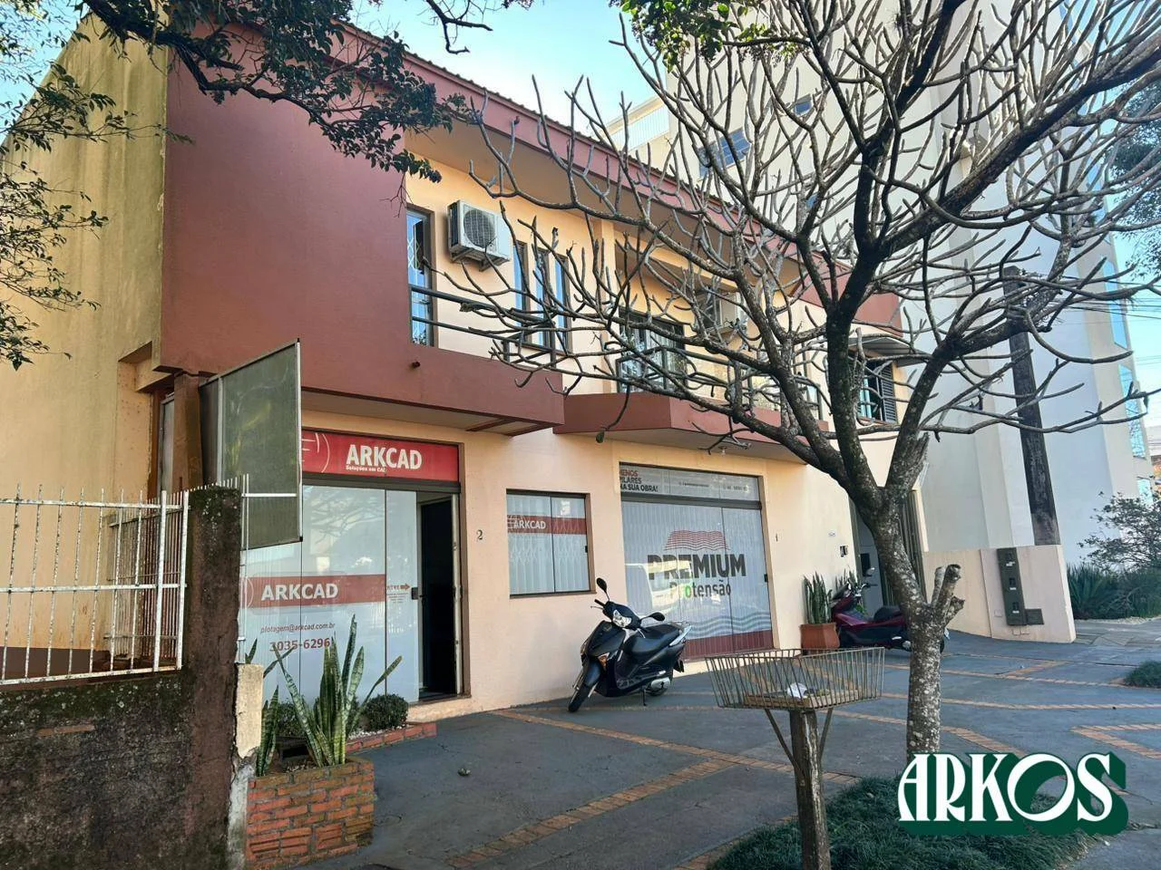 SOBRADO E SALAS COMERCIAIS A VENDA NO CENTRO - RUA SANTA CATARINA