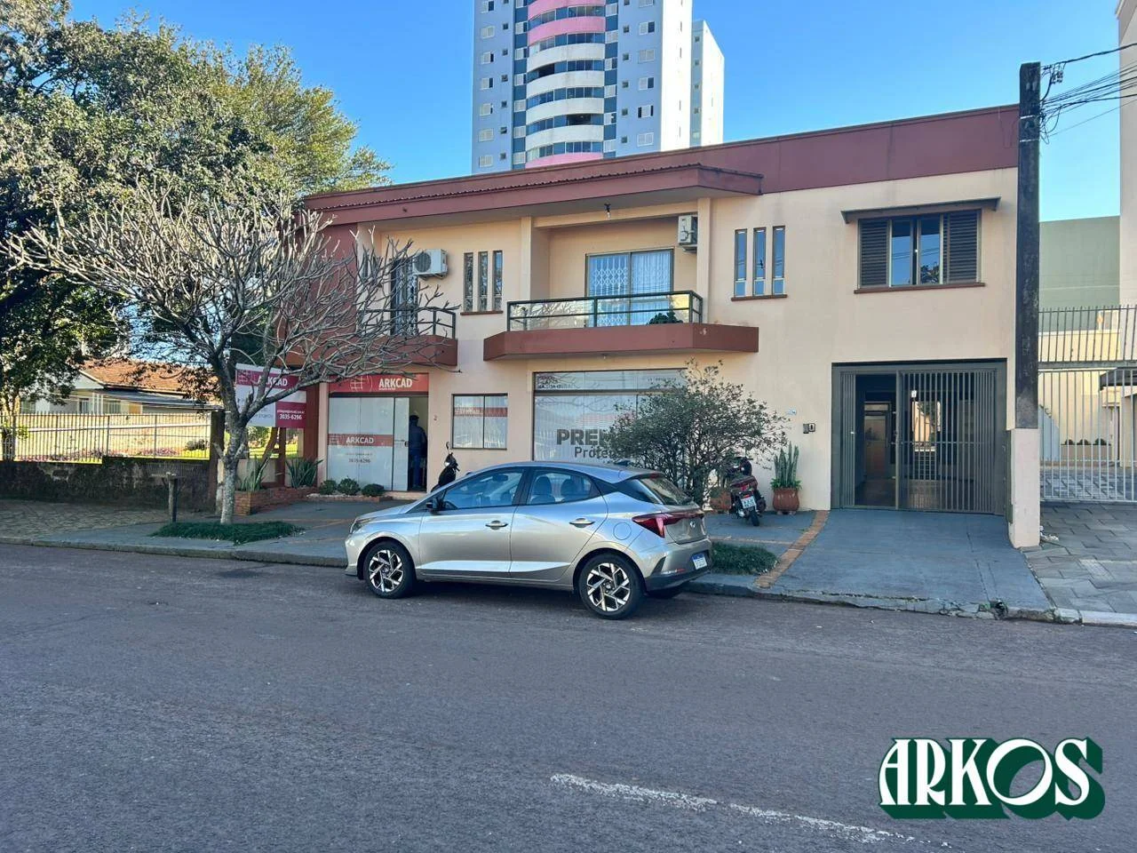 SOBRADO E SALAS COMERCIAIS A VENDA NO CENTRO - RUA SANTA CATARINA