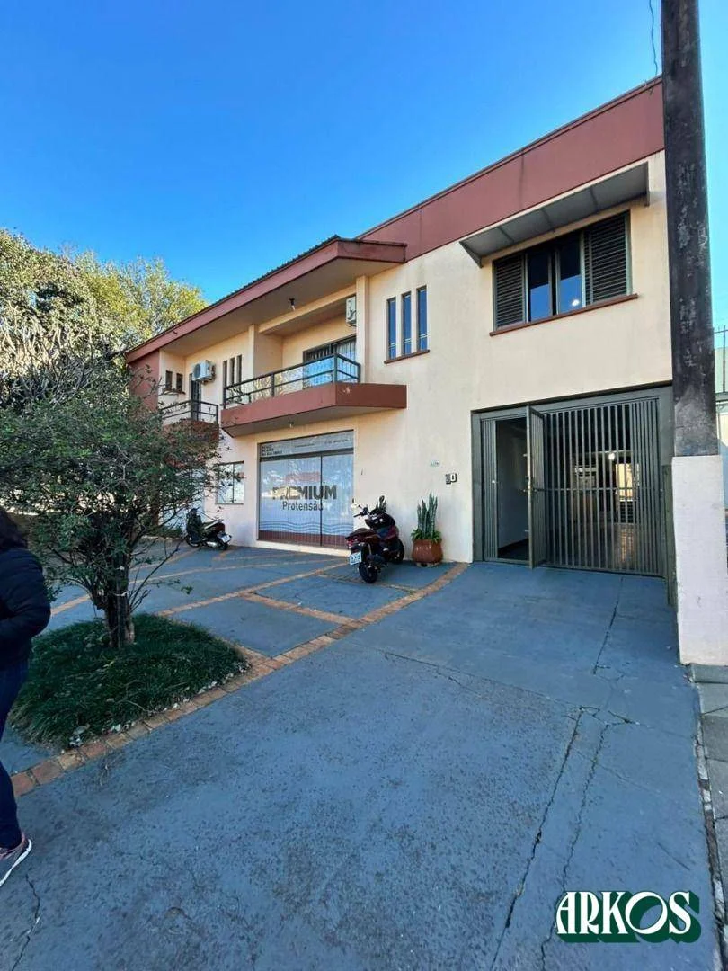 SOBRADO E SALAS COMERCIAIS A VENDA NO CENTRO - RUA SANTA CATARINA