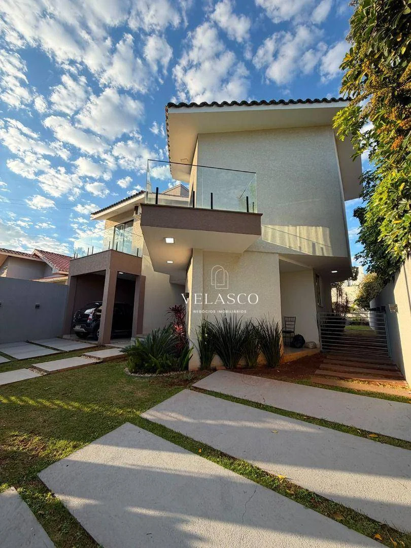 Sobrado com 3 Suítes à venda, 250 m² por R$ 1.350.000 - Canadá - Cascavel/PR