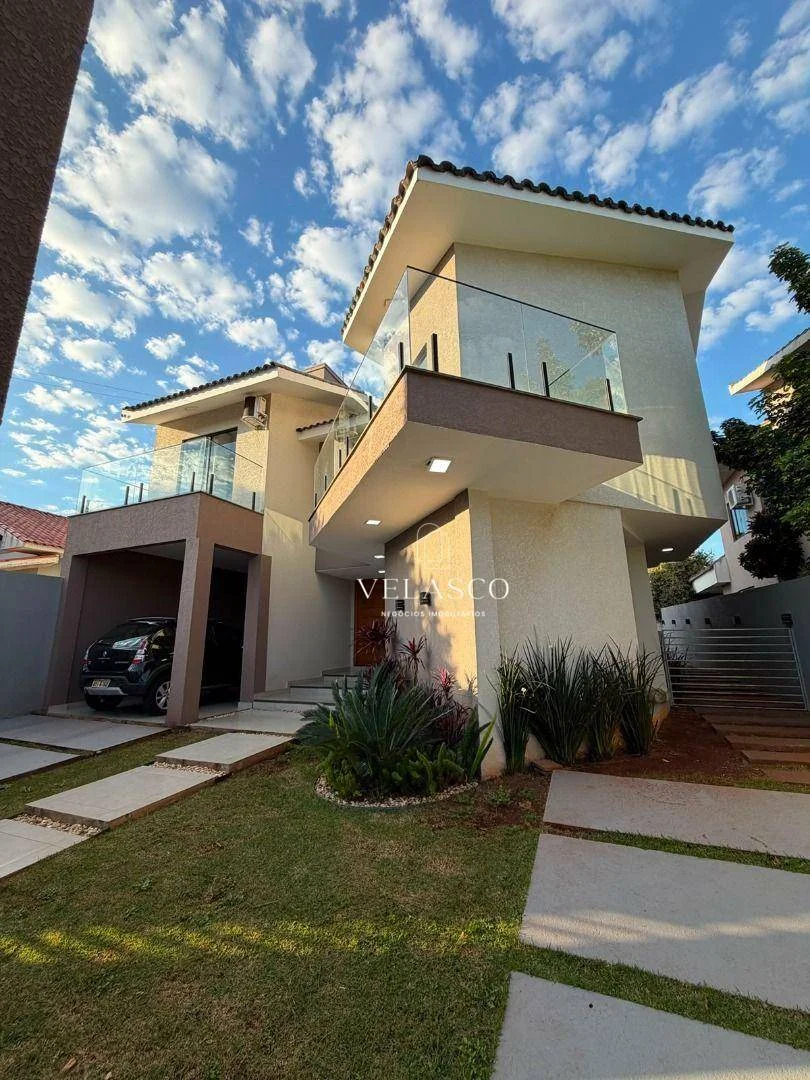 Sobrado com 3 Suítes à venda, 250 m² por R$ 1.350.000 - Canadá - Cascavel/PR