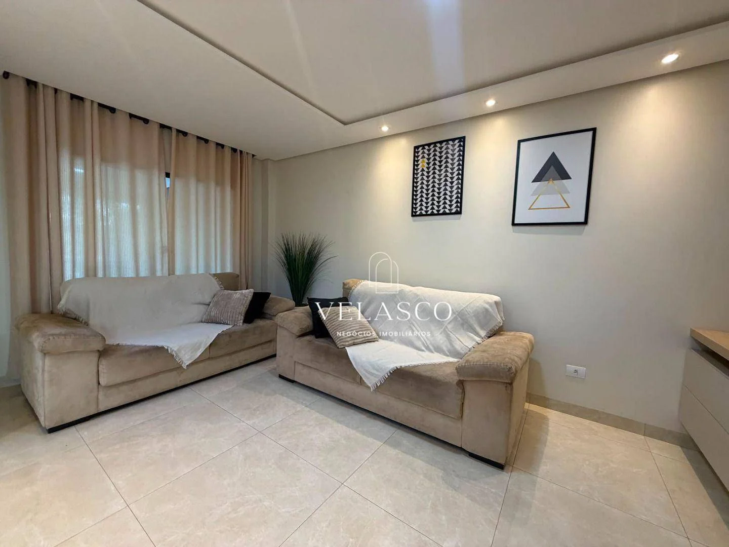 Sobrado com 3 Suítes à venda, 250 m² por R$ 1.350.000 - Canadá - Cascavel/PR