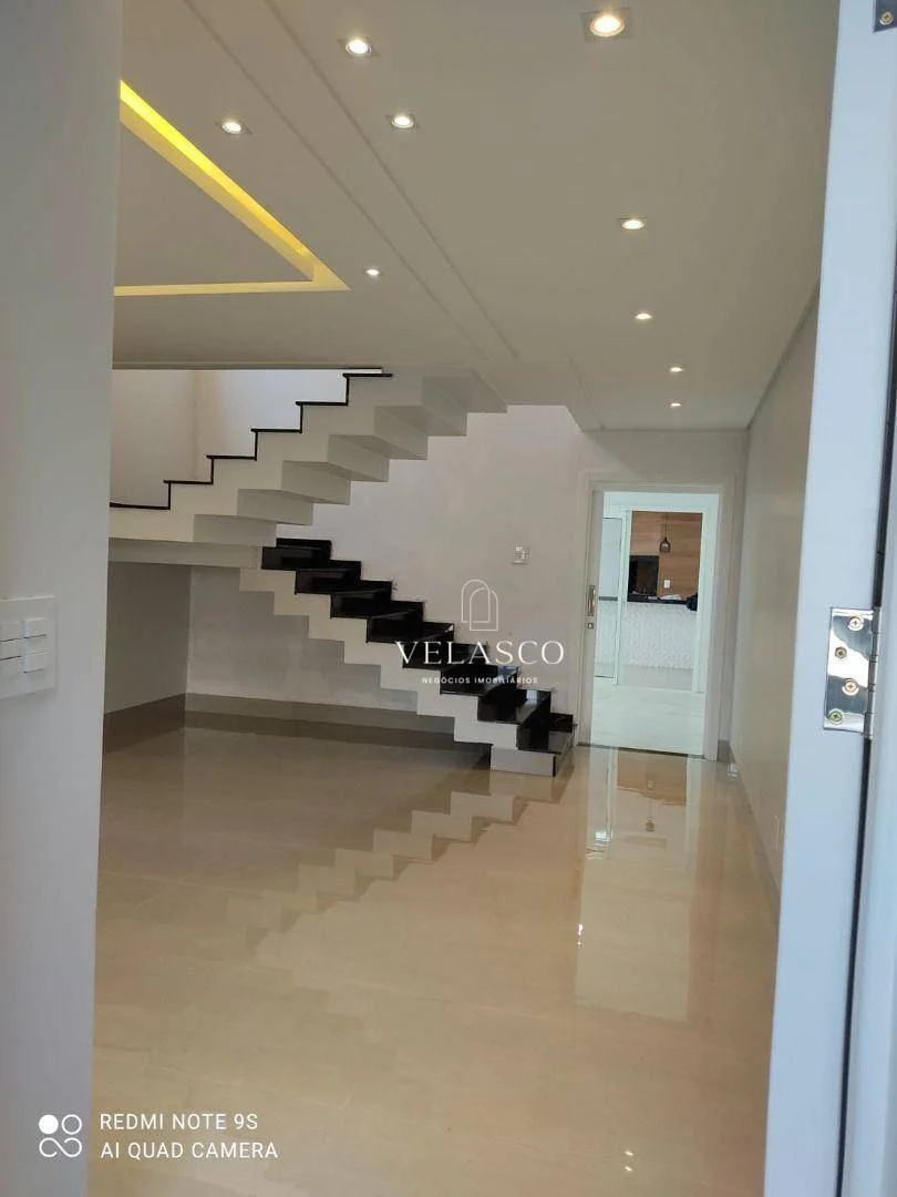 Sobrado com 3 dormitórios à venda, 257 m² por R$ 1.580.000 - Canadá - Cascavel/PR