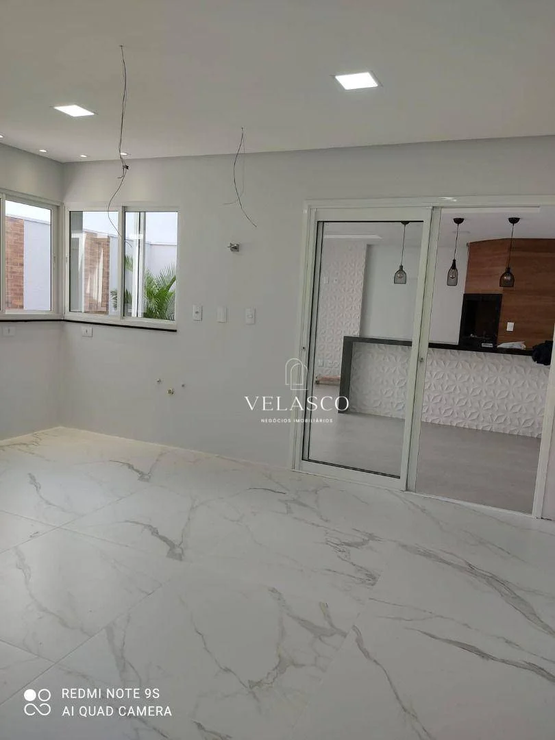 Sobrado com 3 dormitórios à venda, 257 m² por R$ 1.580.000 - Canadá - Cascavel/PR