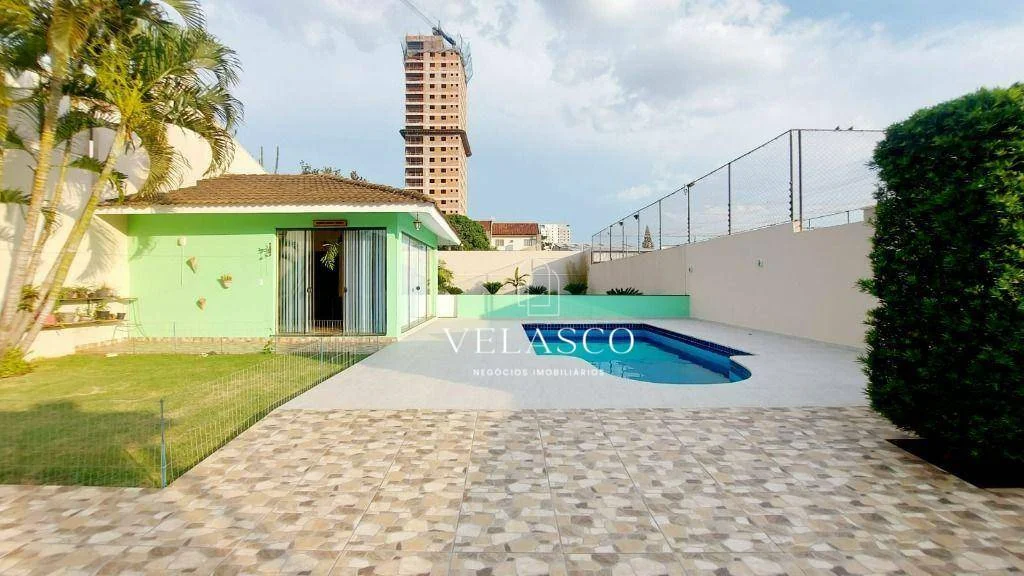 Sobrado com 5 dormitórios à venda, 369 m² por R$ 2.500.000,00 - Country - Cascavel/PR