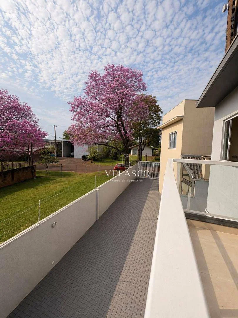 Sobrado com 2 dormitórios à venda, 102 m² por R$ 530.000 - Canadá - Cascavel/PR