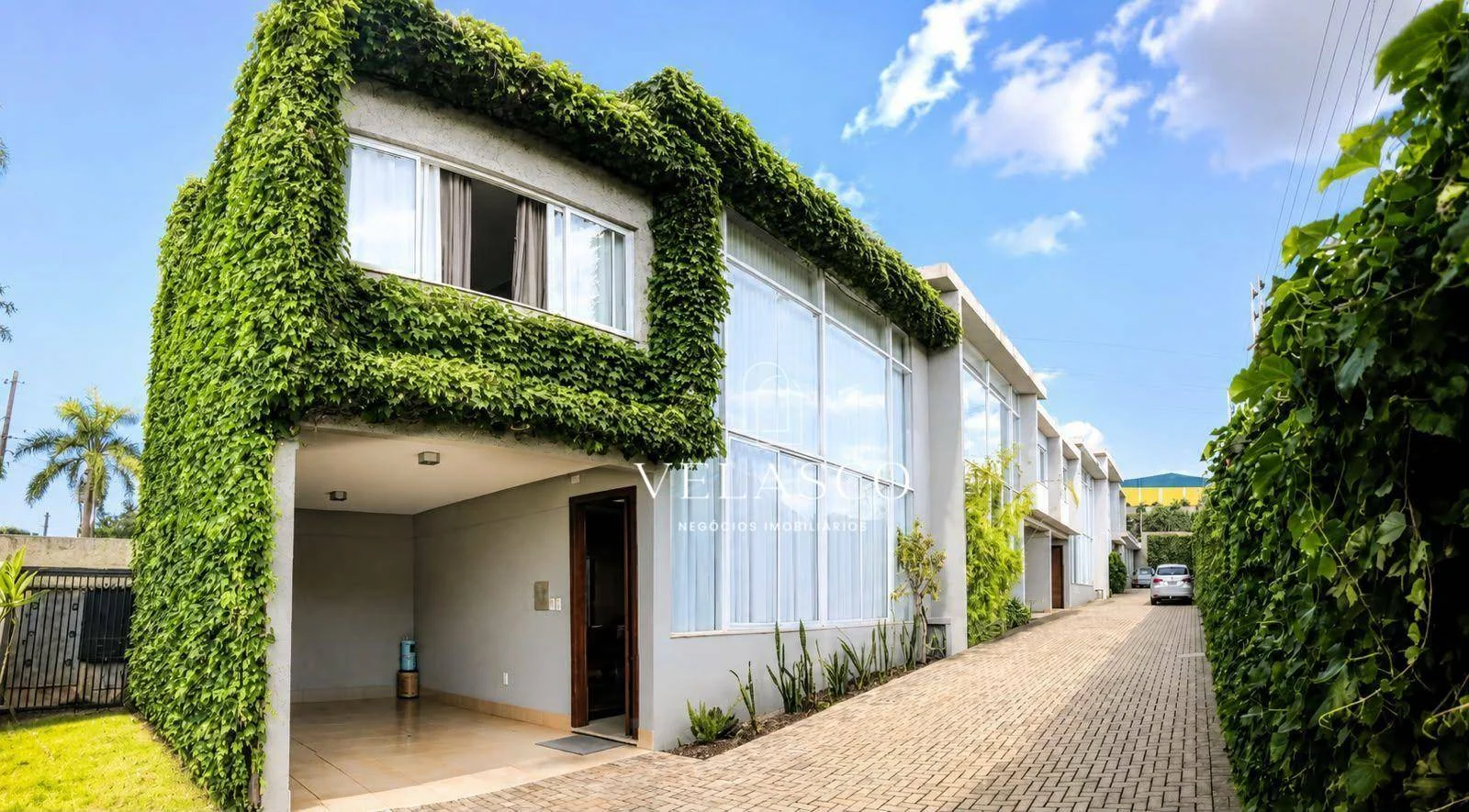 Sobrado com 2 dormitórios à venda, 98 m² por R$ 850.000 - Canadá - Cascavel/PR