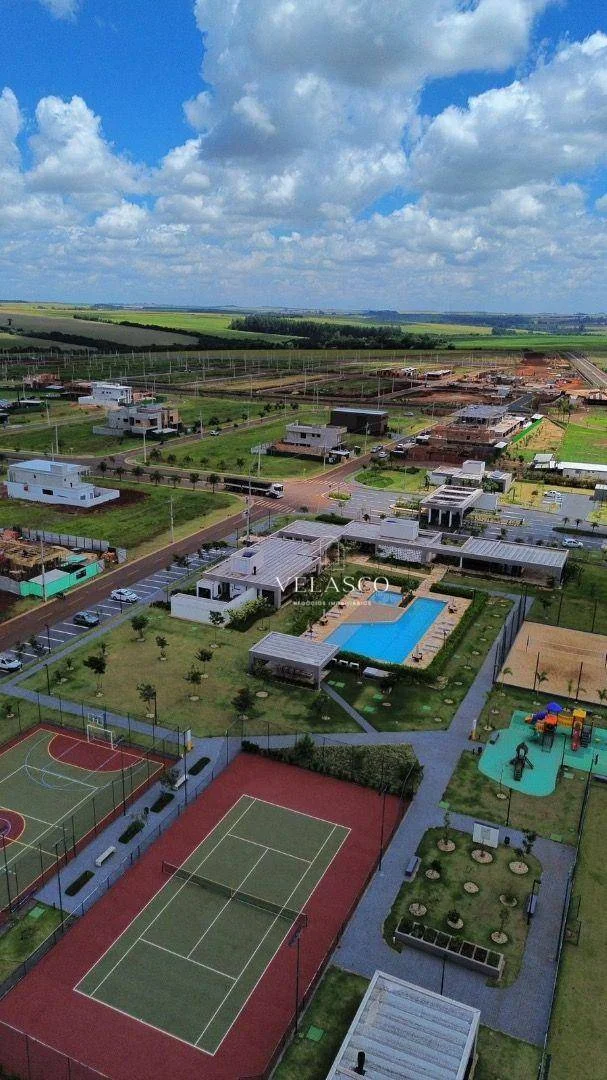Esquina à venda, 373 m² por R$  - Santo Inácio - Cascavel/PR