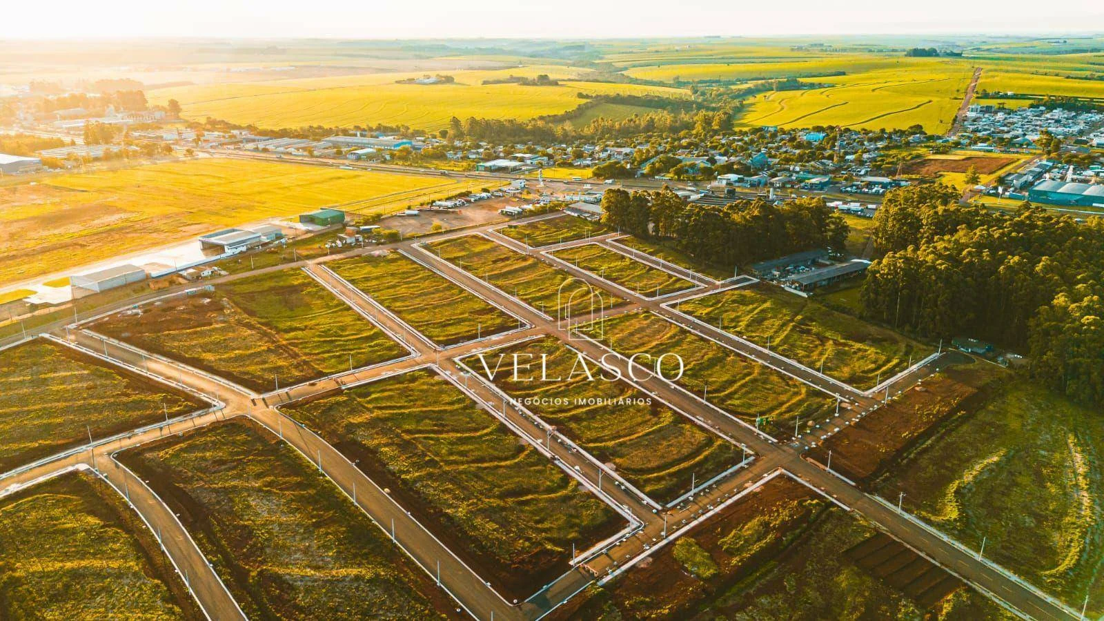 Terreno à venda, 210 m² por R$ 151.725 - Guarujá - Cascavel/PR
