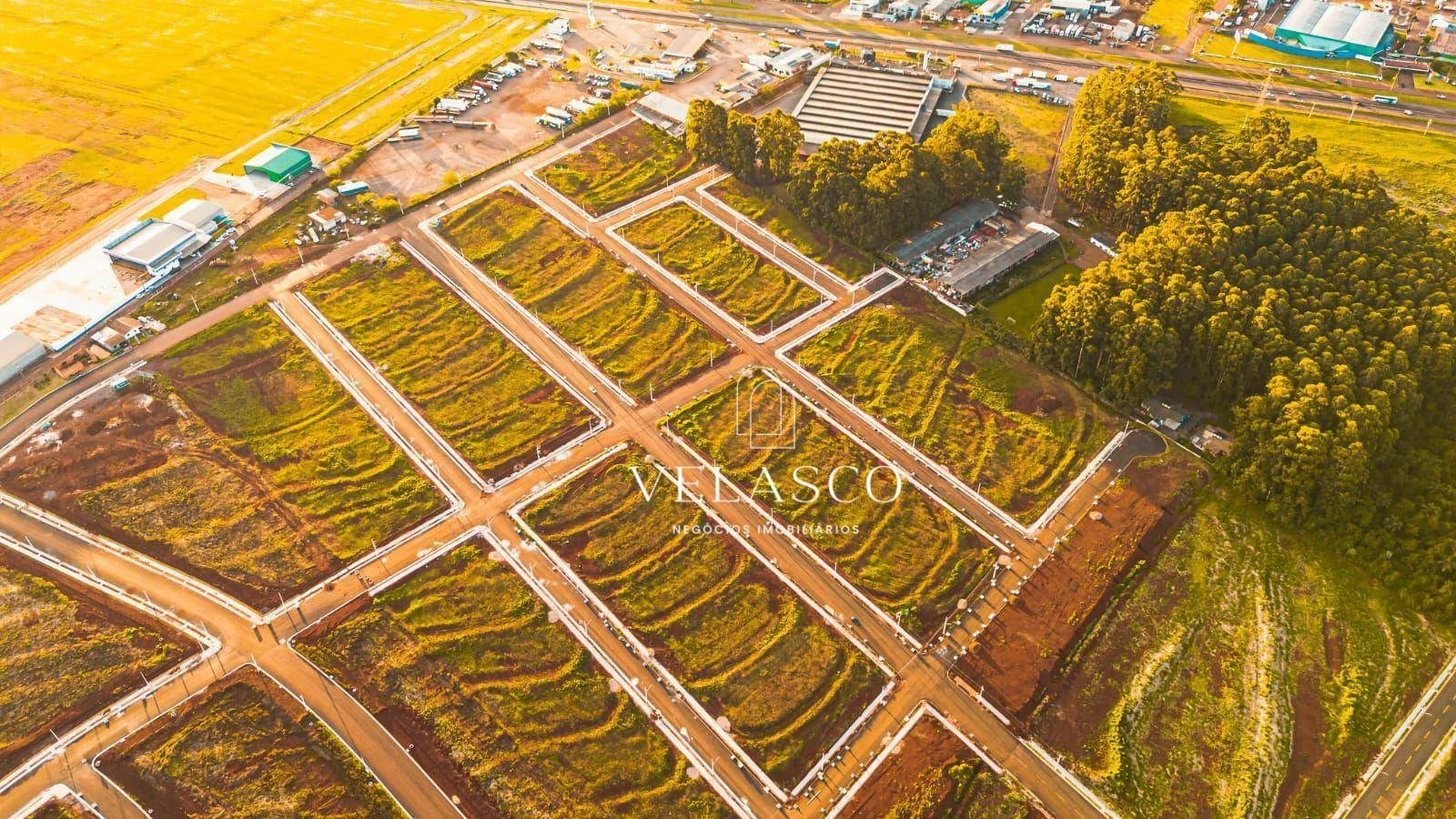 Terreno à venda, 210 m² por R$ 151.725 - Guarujá - Cascavel/PR