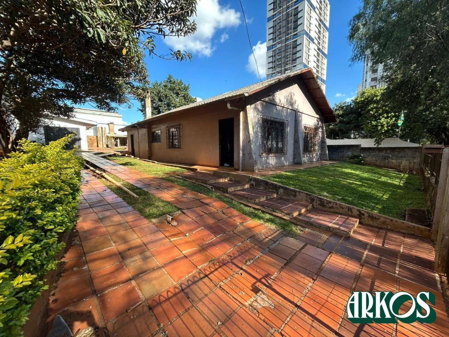 Terreno à venda, 700 m² por R$ 2.700.000,00 - Centro - Cascavel/PR