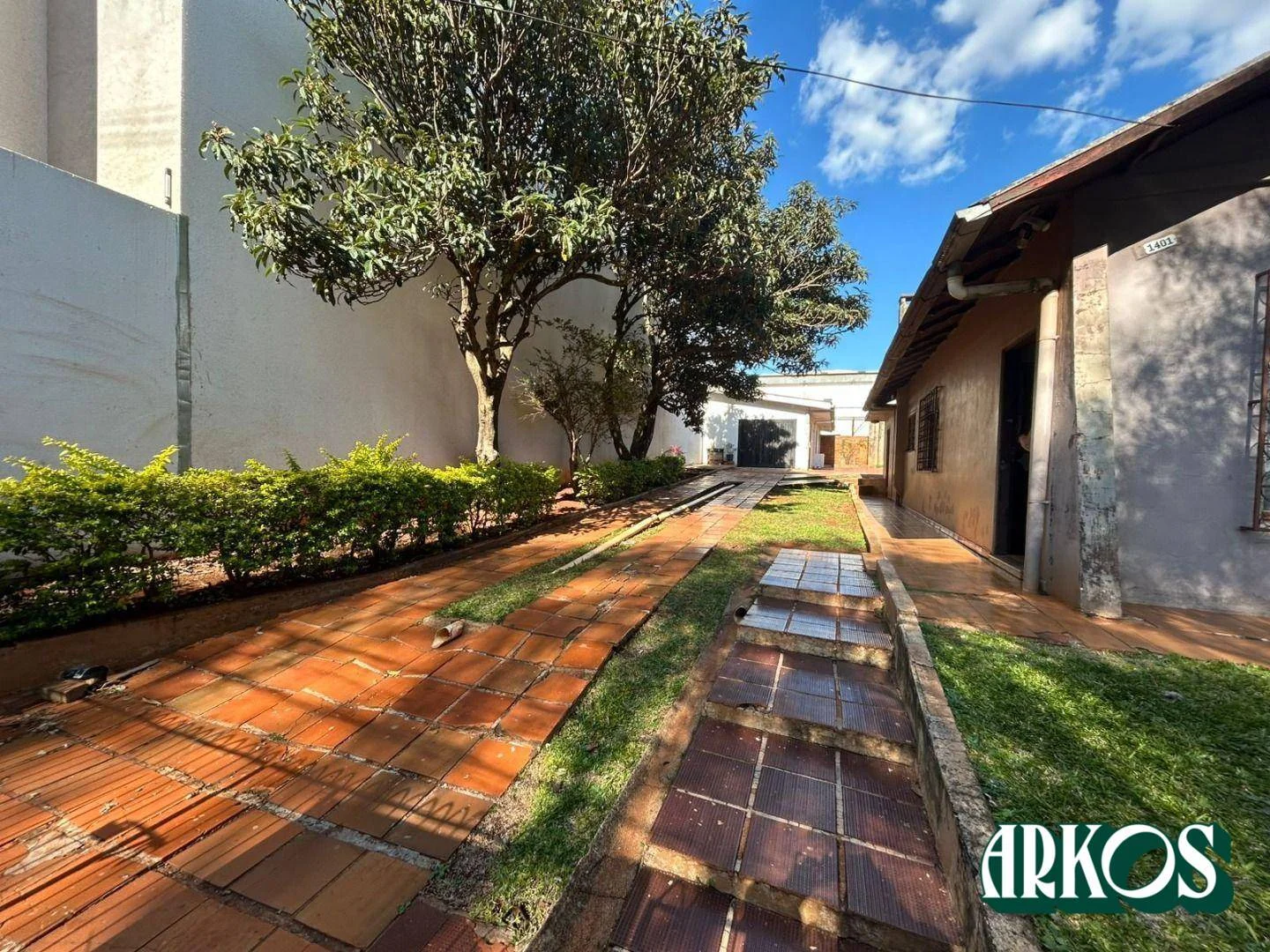 Terreno à venda, 700 m² por R$ 2.700.000,00 - Centro - Cascavel/PR
