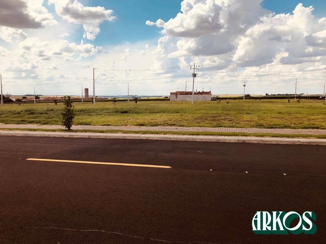 TERRENO A VENDA NO LOTEAMENTO VALE VERDE 360 M²
