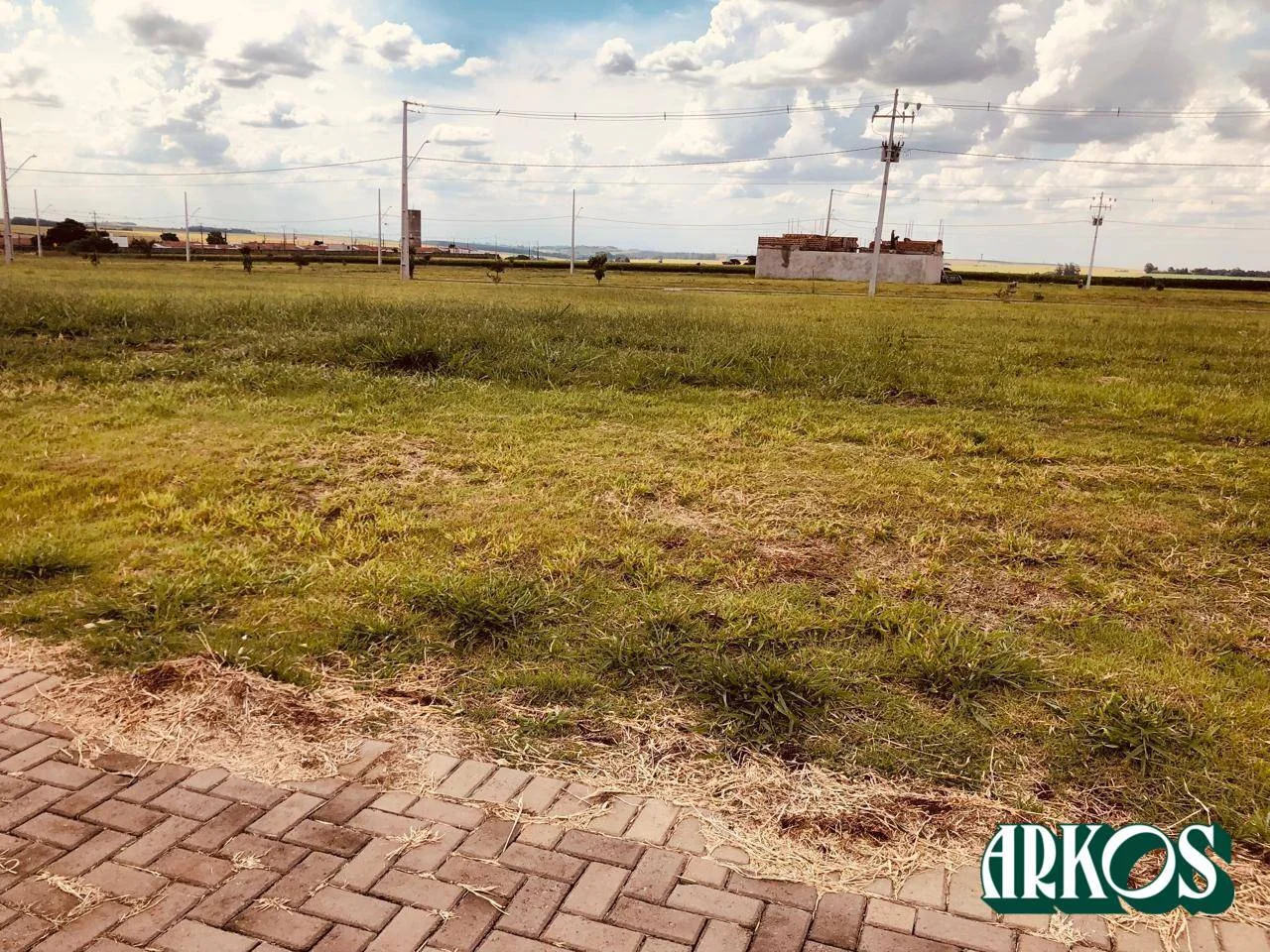 TERRENO A VENDA NO LOTEAMENTO VALE VERDE 360 M²