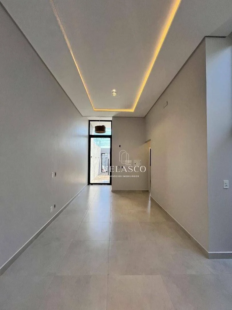 CASA COM PISCINA NO VEREDAS – CONFORTO E SOFISTICAÇÃO DE ALTO PADRÃO