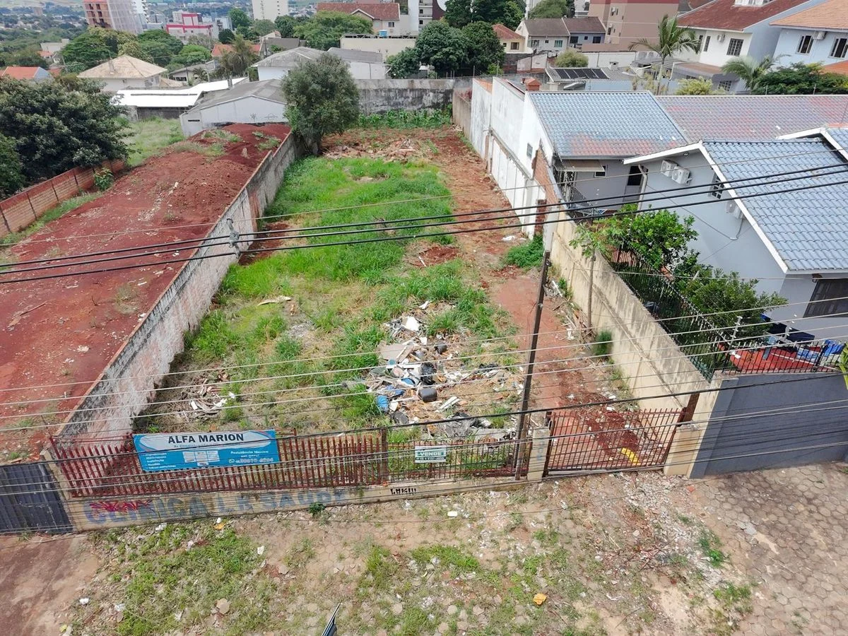 Residencial à Venda, Centro - Cascavel