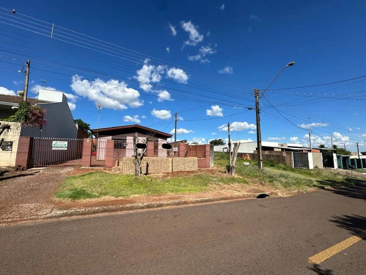 Residencial à Venda, Santa Felicidade - Cascavel