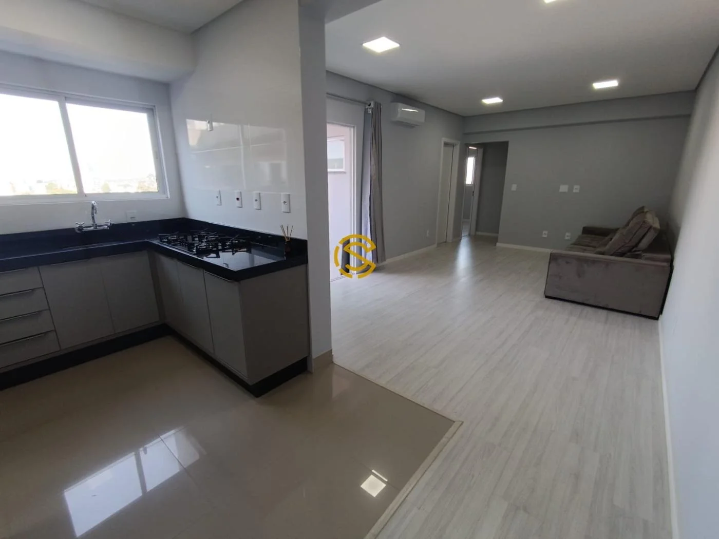 Apartamento para Venda em Cascavel, Centro, 2 dormitórios, 1 suíte, 1 banheiro, 1 vaga