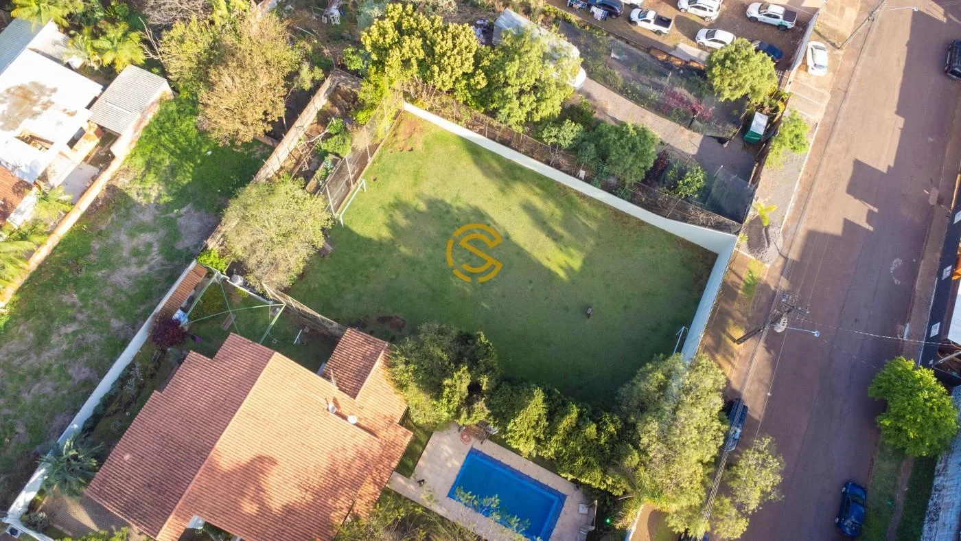 Casa para Venda em Cascavel, Neva, 5 dormitórios, 1 suíte, 3 banheiros, 6 vagas