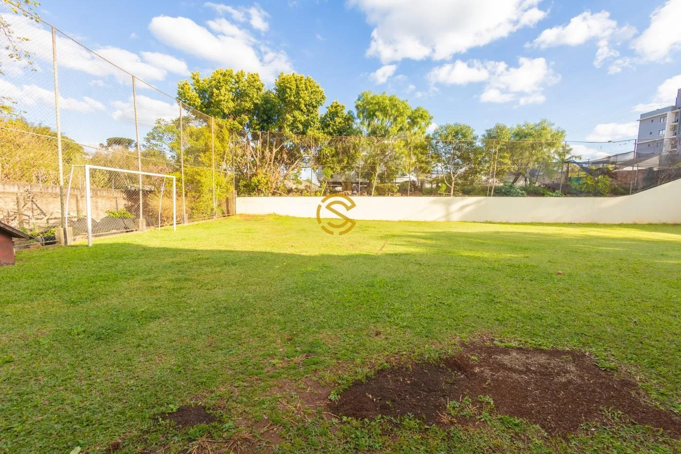 Casa para Venda em Cascavel, Neva, 5 dormitórios, 1 suíte, 3 banheiros, 6 vagas