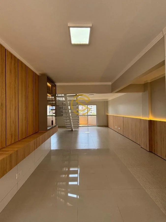 Duplex para Venda em Cascavel, Centro, 4 dormitórios, 1 suíte, 3 banheiros, 2 vagas