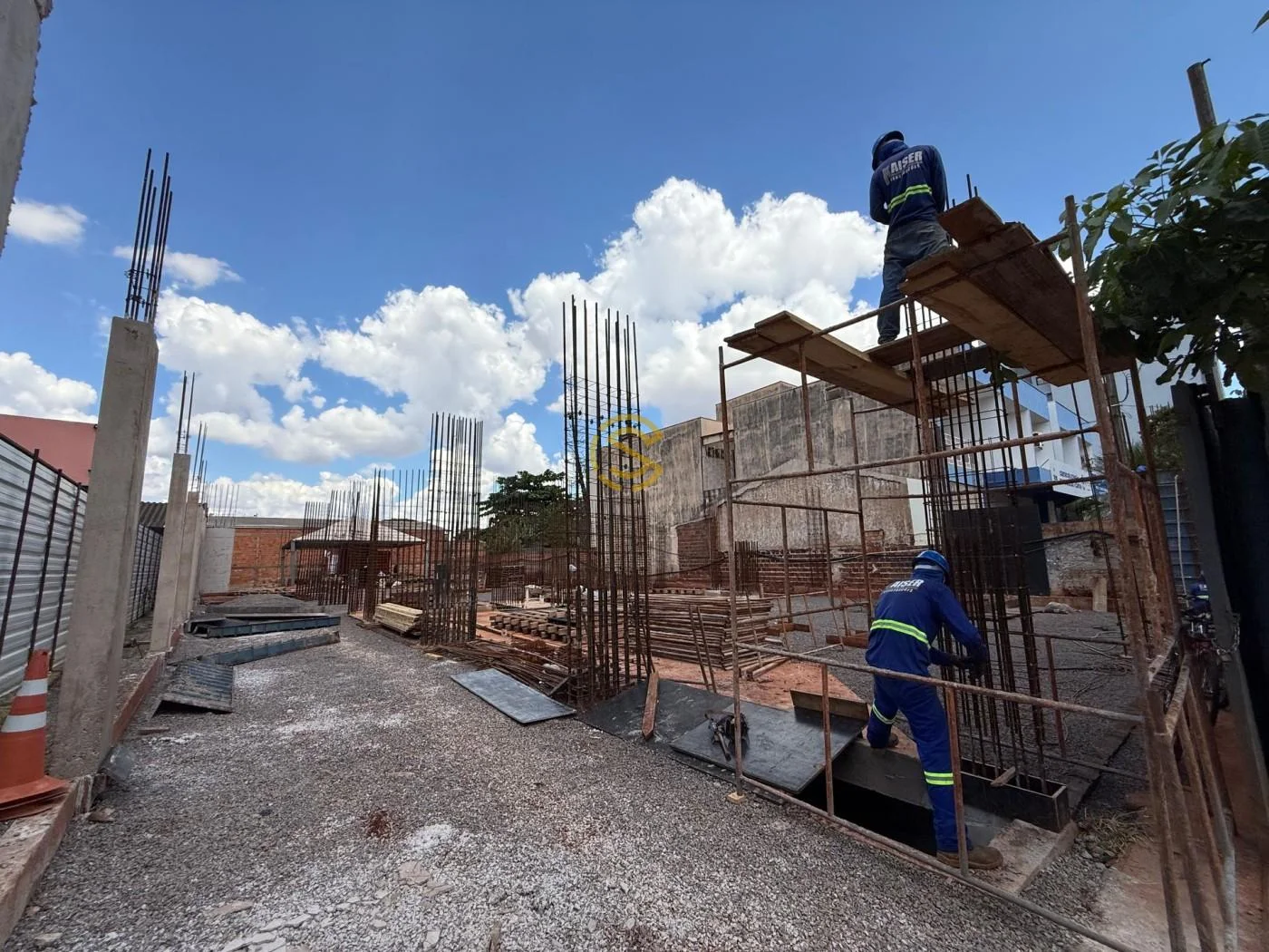 Apartamento para Venda em Toledo, Centro, 1 dormitório, 1 suíte, 2 banheiros, 1 vaga