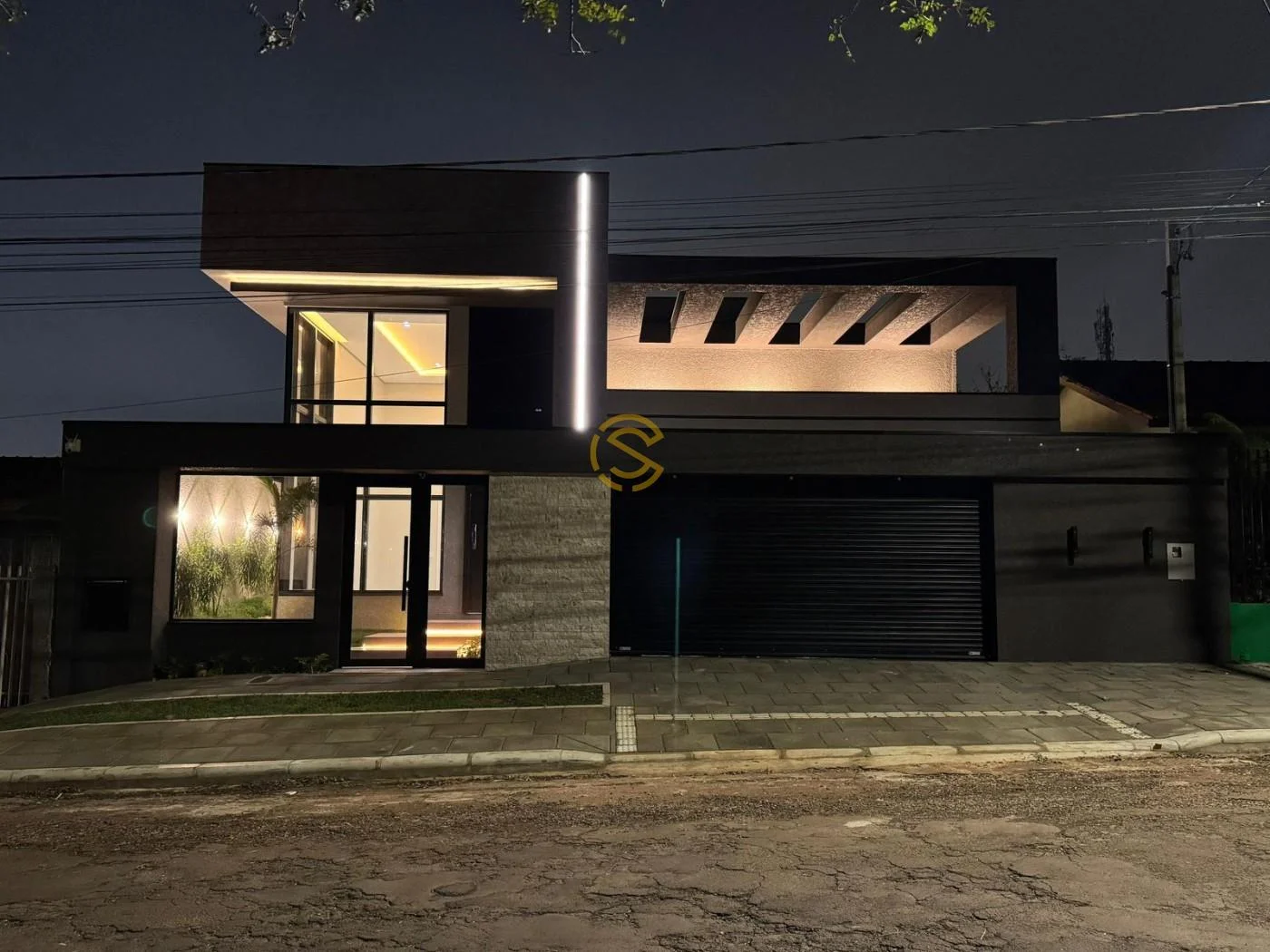 Casa para Venda em Cascavel, SÃO CRISTOVÃO, 5 dormitórios, 5 suítes, 4 vagas